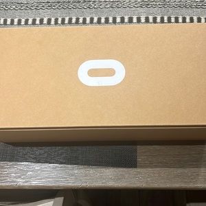 Oculus Quest 2 gently used NO CHARGER. 128GB